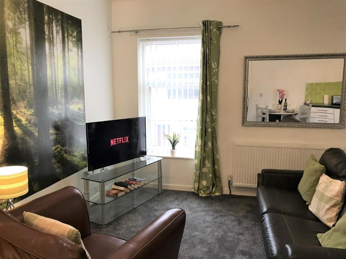Restful 1-Bedroom Flat In St Helens St Helens  エクステリア 写真