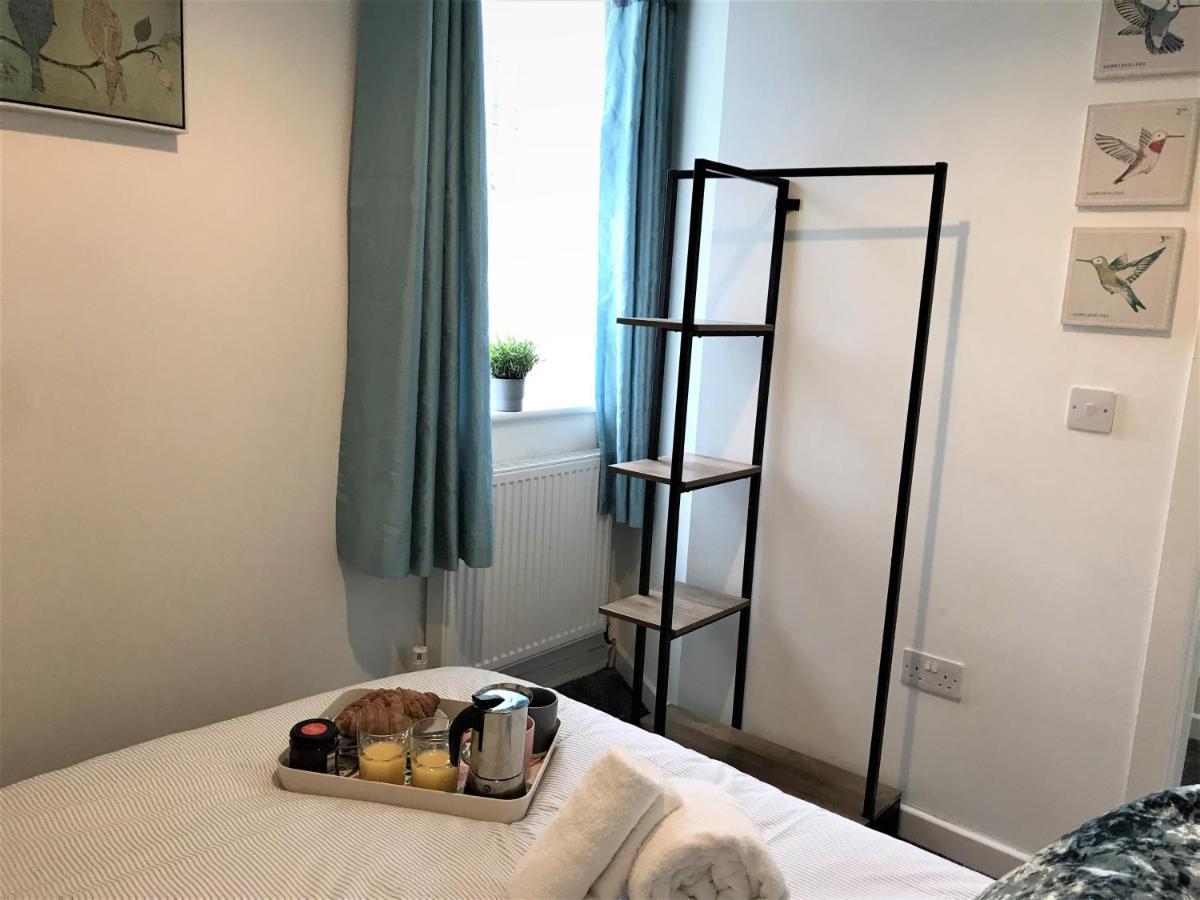 Restful 1-Bedroom Flat In St Helens St Helens  エクステリア 写真