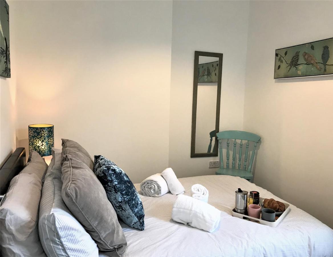 Restful 1-Bedroom Flat In St Helens St Helens  エクステリア 写真